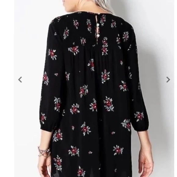 J.Jill Black & Rose Print Tunic Top w/ Smocking 3/4 Sleeves Size Large - Picture 2 of 9